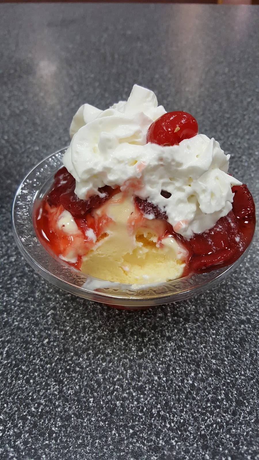 Braums Ice Cream & Burger Restaurant | restaurant | 1235 N Interstate Dr, Norman, OK 73072, USA | 4053647806 OR +1 405-364-7806