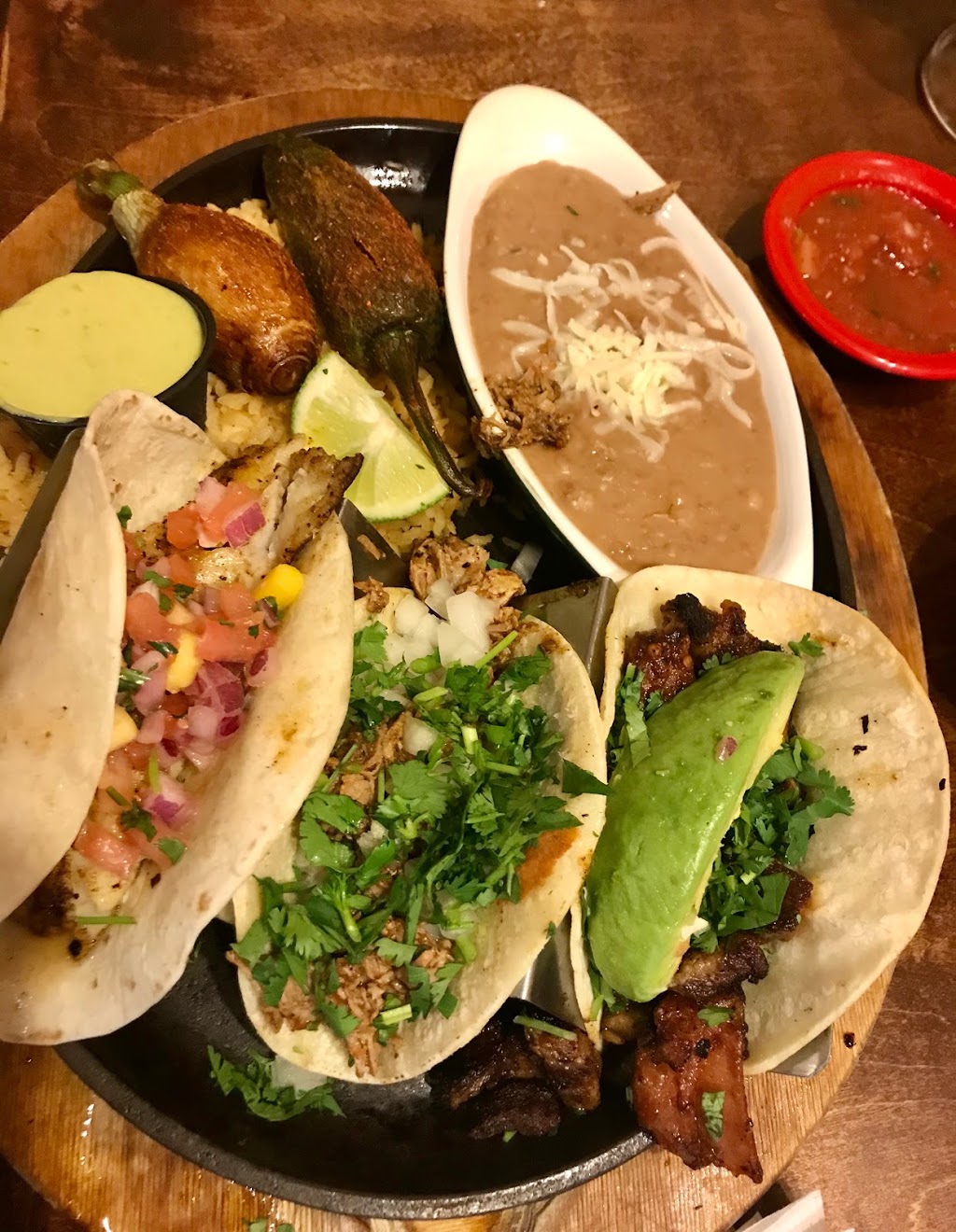 Avocados West Monroe | restaurant | 205 Constitution Dr, West Monroe, LA 71292, USA | 3185705045 OR +1 318-570-5045