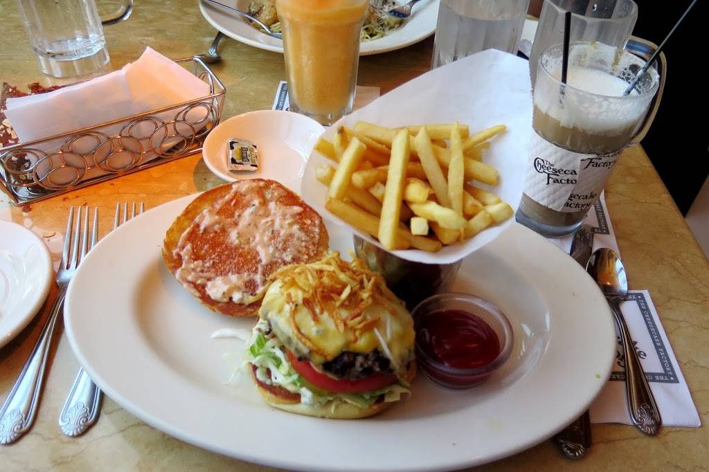 The Cheesecake Factory | restaurant | 395 Santa Monica Pl, Santa Monica, CA 90401, USA | 3102601296 OR +1 310-260-1296
