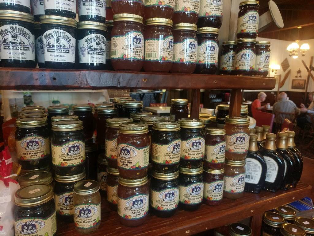 Dutch Pantry | restaurant | 1349 Highland Ave, Williamstown, WV 26187, USA | 3043757757 OR +1 304-375-7757