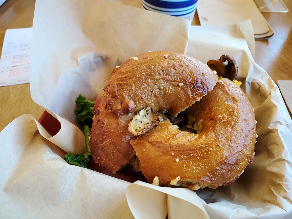 Green Salmon | cafe | 220 US-101, Yachats, OR 97498, USA | 5415473077 OR +1 541-547-3077