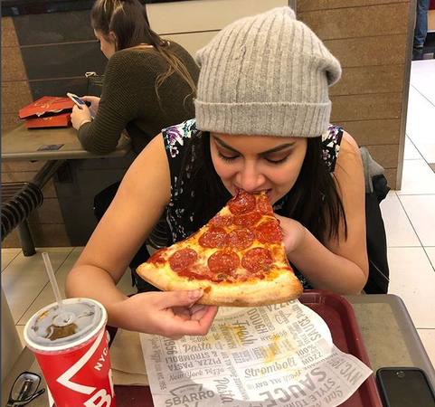 Sbarro | meal takeaway | 333 S State St, Chicago, IL 60604, USA | 3126631070 OR +1 312-663-1070