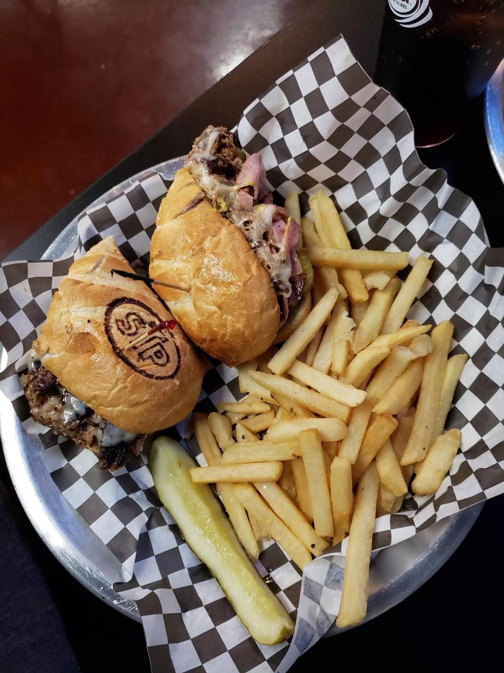 STP Bar-N-Grill | restaurant | 5487 Clairemont Mesa Blvd, San Diego, CA 92117, USA | 8584306911 OR +1 858-430-6911