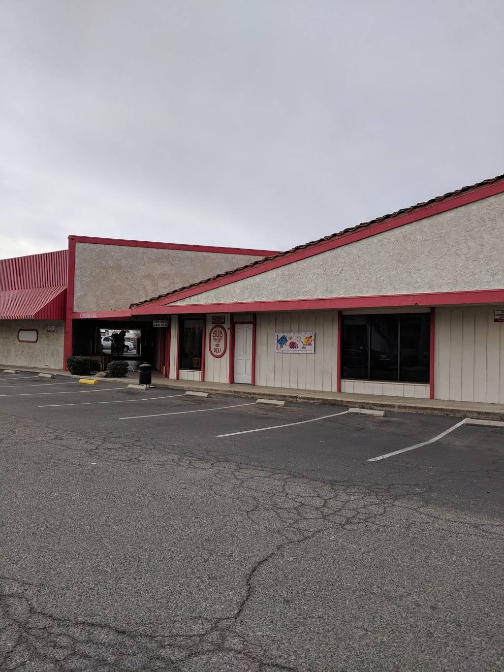 Sub Shop & Deli | meal takeaway | 1301 W Olive Ave # D, Madera, CA 93637, USA | 5596732665 OR +1 559-673-2665