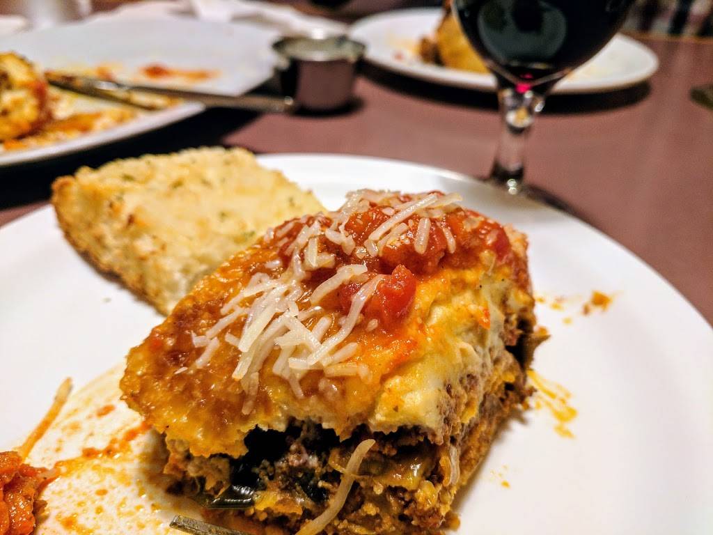 Royal Family Restaurant & Pizza | meal takeaway | 374 Lower County Rd, Dennis Port, MA 02639, USA | 5083982949 OR +1 508-398-2949