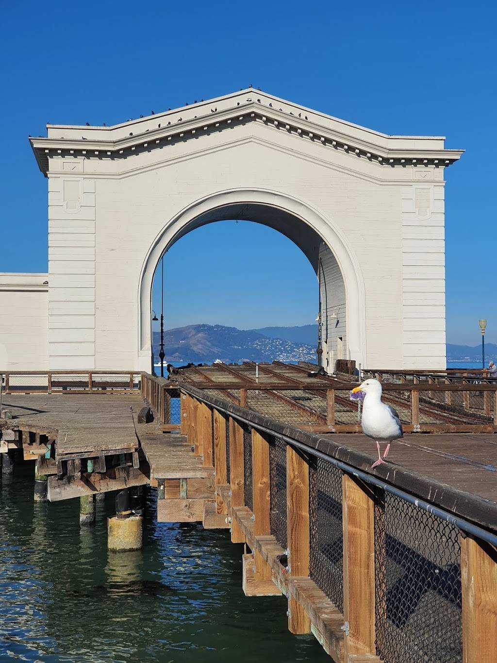 Starbucks | cafe | 49 Jefferson St P, San Francisco, CA 94133, USA | 4157880173 OR +1 415-788-0173