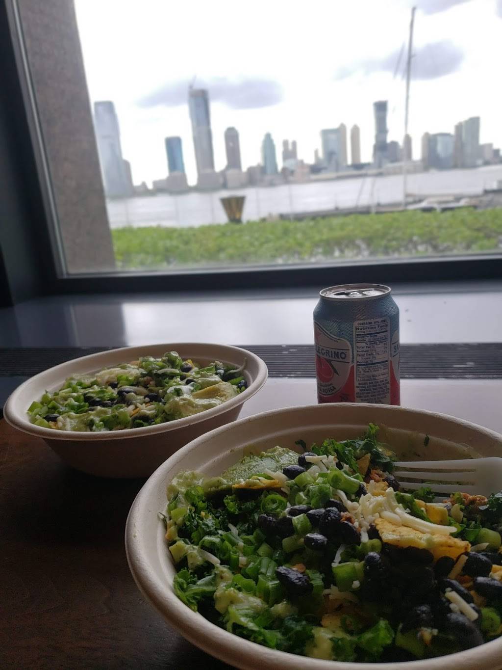 Chopt Creative Salad | restaurant | 225 Liberty St, New York, NY 10281, USA | 6467620054 OR +1 646-762-0054