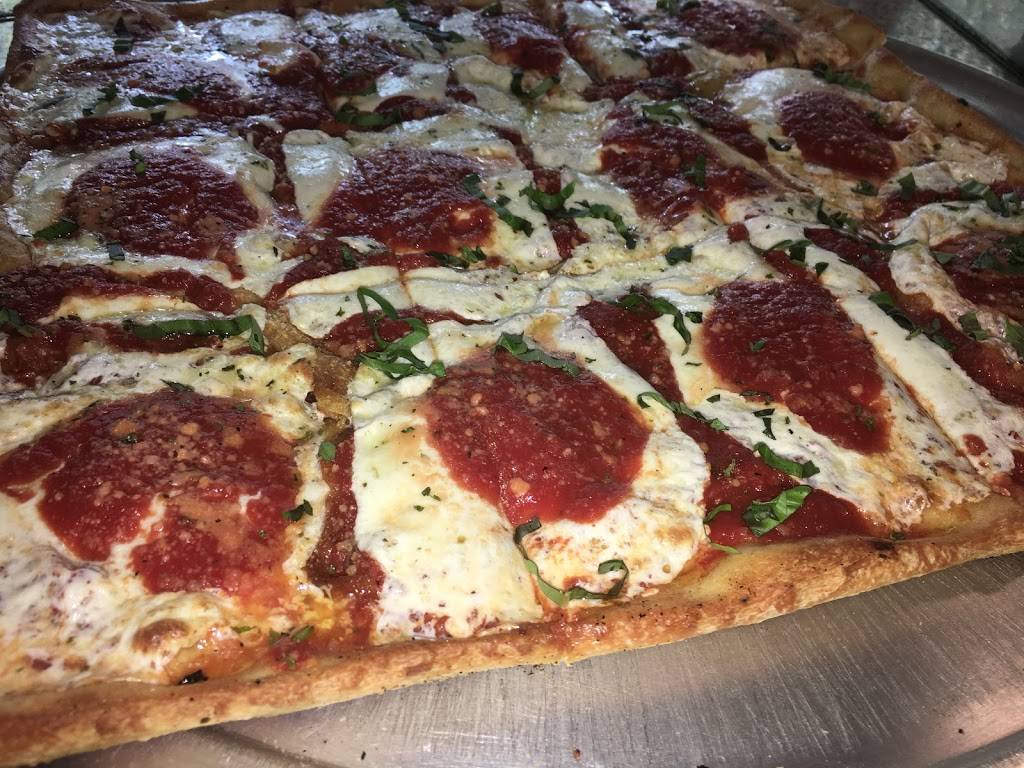 Roccos Pizzeria | restaurant | 7818 5th Ave, Brooklyn, NY 11209, USA | 7182387658 OR +1 718-238-7658