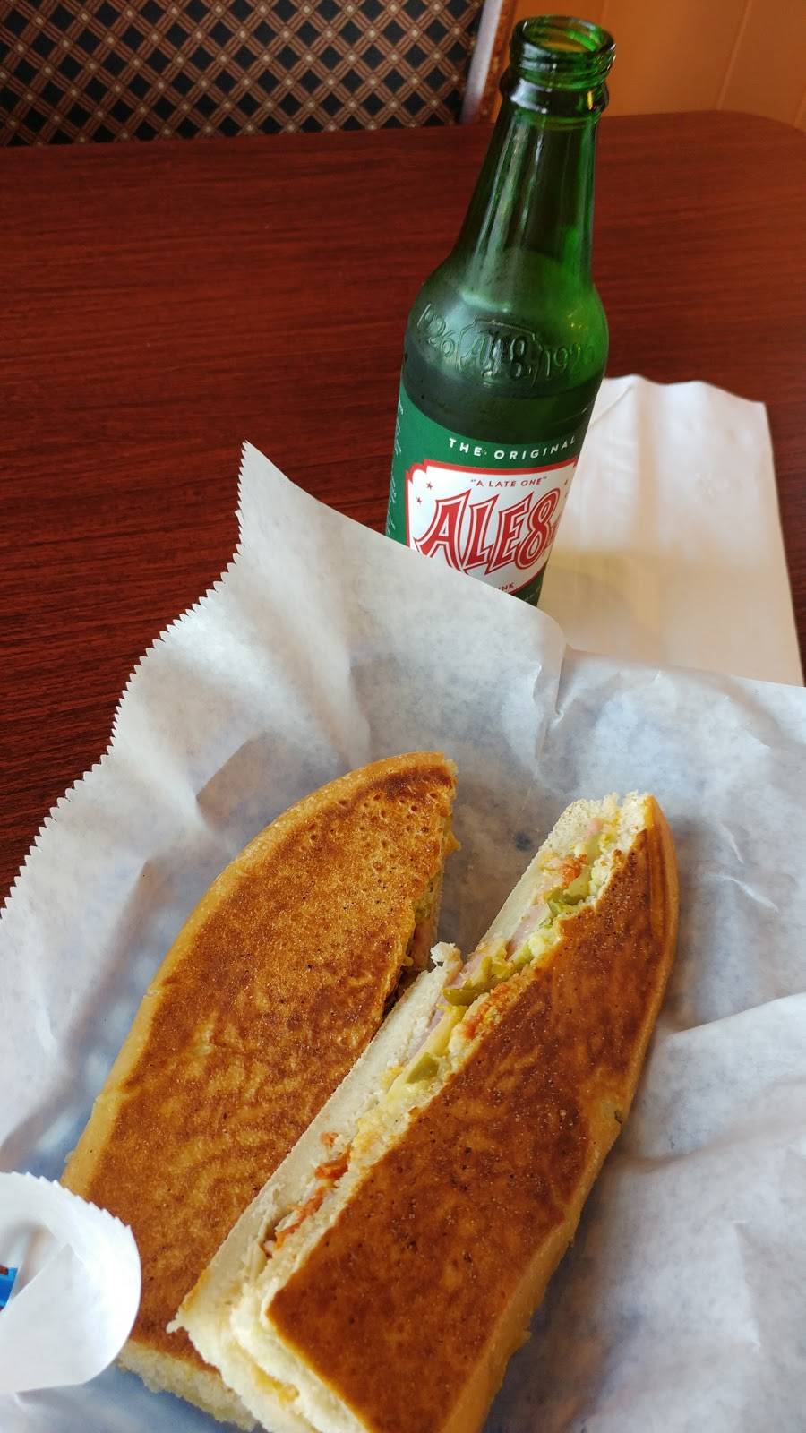 Old San Juan | restaurant | 247 Surfside Dr, Lexington, KY 40503, USA | 8592782682 OR +1 859-278-2682