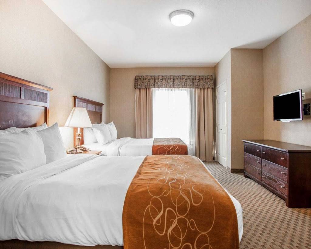 Comfort Suites Milwaukee - Park Place | restaurant | 10831 W Park Pl, Milwaukee, WI 53224, USA | 4149790250 OR +1 414-979-0250