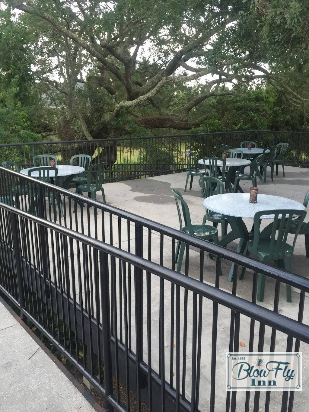 Blow fly inn | restaurant | 1201 Washington Ave, Gulfport, MS 39507, USA | 2282658225 OR +1 228-265-8225