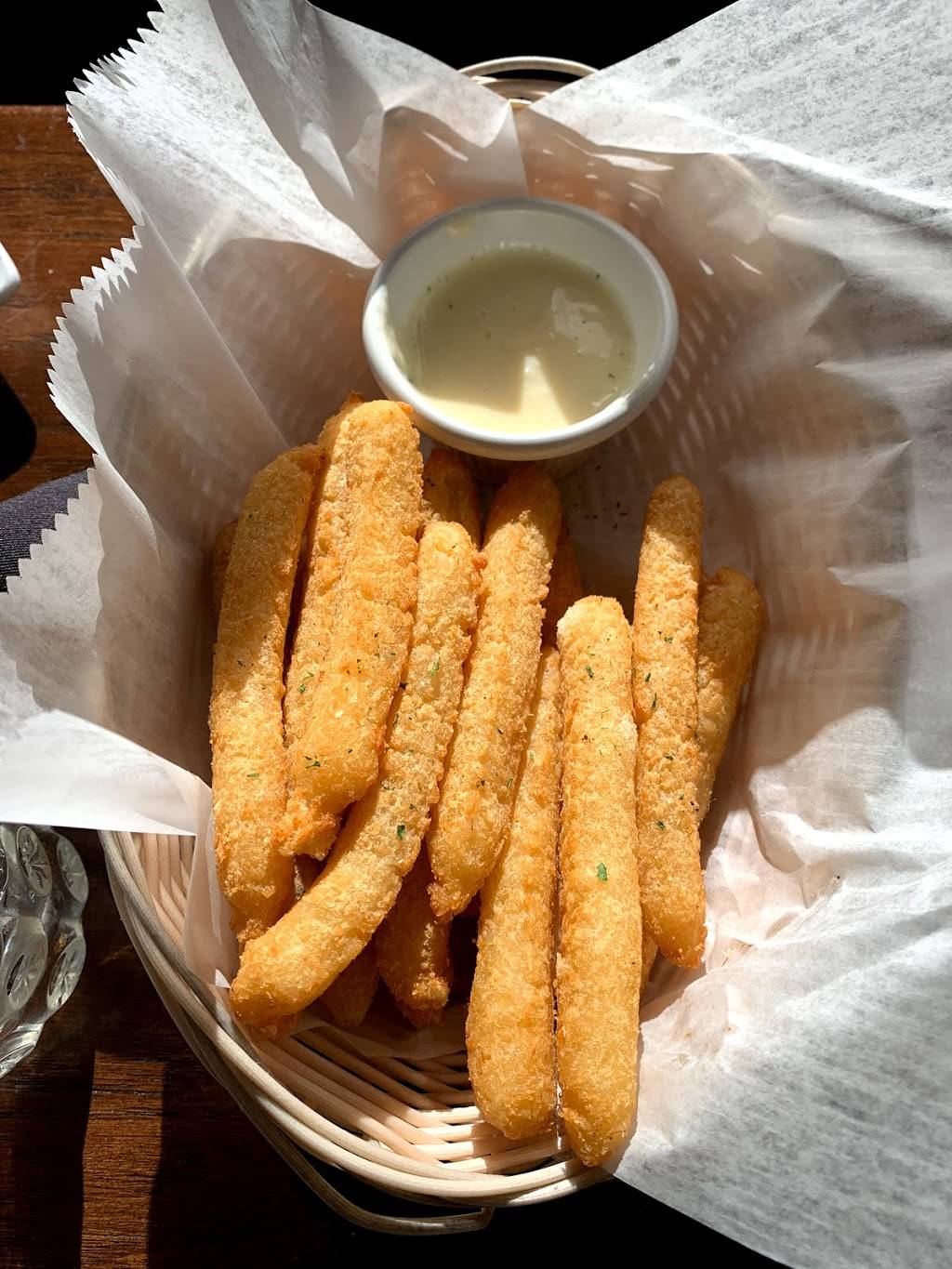 The Russell | restaurant | 103 Pratt St, Hartford, CT 06103, USA | 8607274014 OR +1 860-727-4014