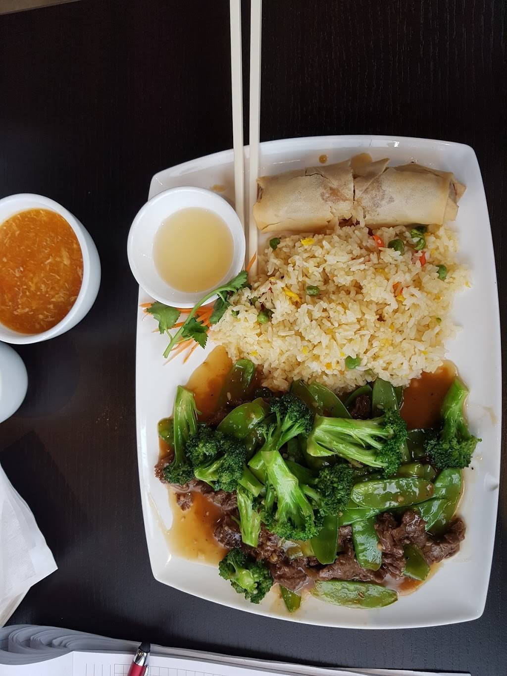 Little Saigon Restaurant | restaurant | 66 Mall Rd, Hamilton, ON L8V 5B9, Canada | 9053899826 OR +1 905-389-9826