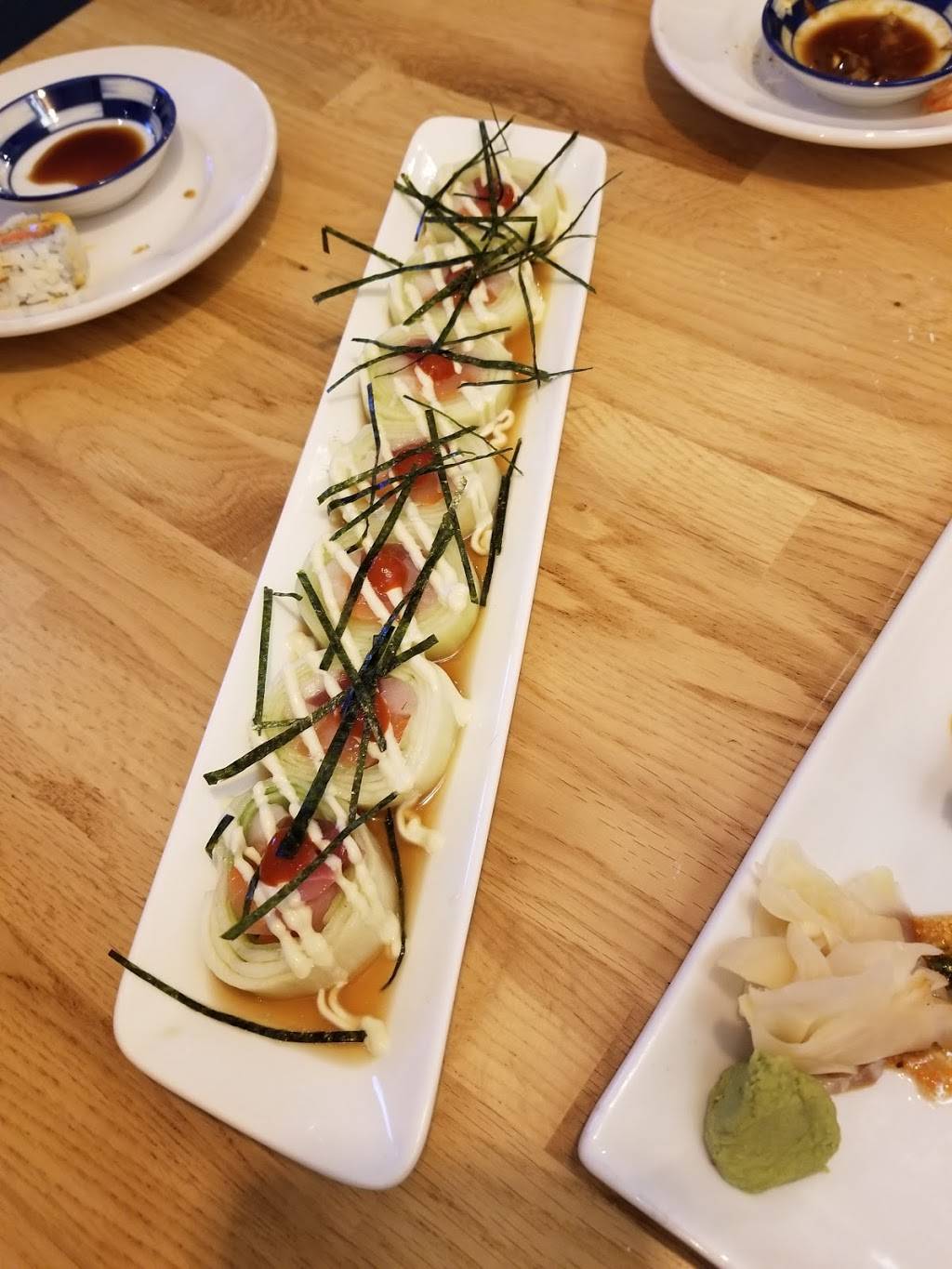 Hoshi Sushi | restaurant | 2960 Artesian Rd #112, Naperville, IL 60564, USA | 6305368273 OR +1 630-536-8273