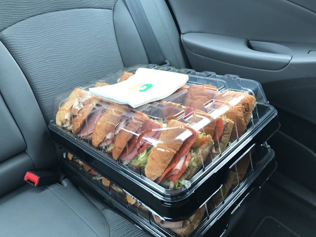 Subway Restaurants | restaurant | 857 Briley Pkwy, Nashville, TN 37217, USA | 6153614005 OR +1 615-361-4005