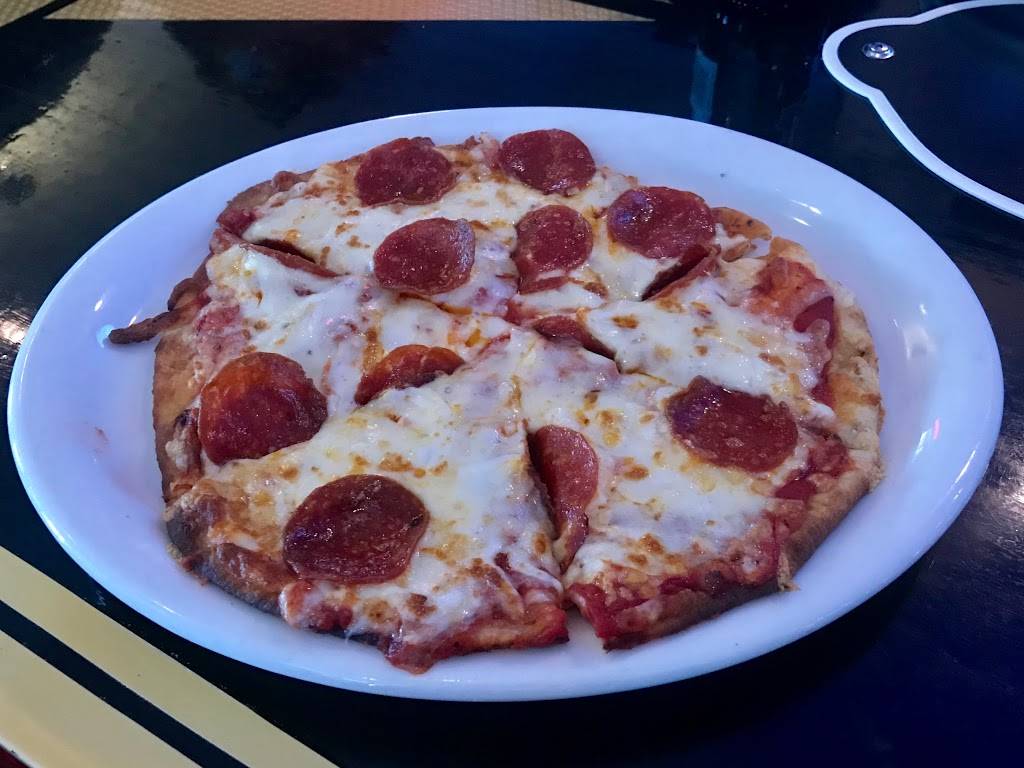 Wooly Bullys | restaurant | 1500 Pinckney Rd suite 100, Howell, MI 48843, USA | 5173769486 OR +1 517-376-9486