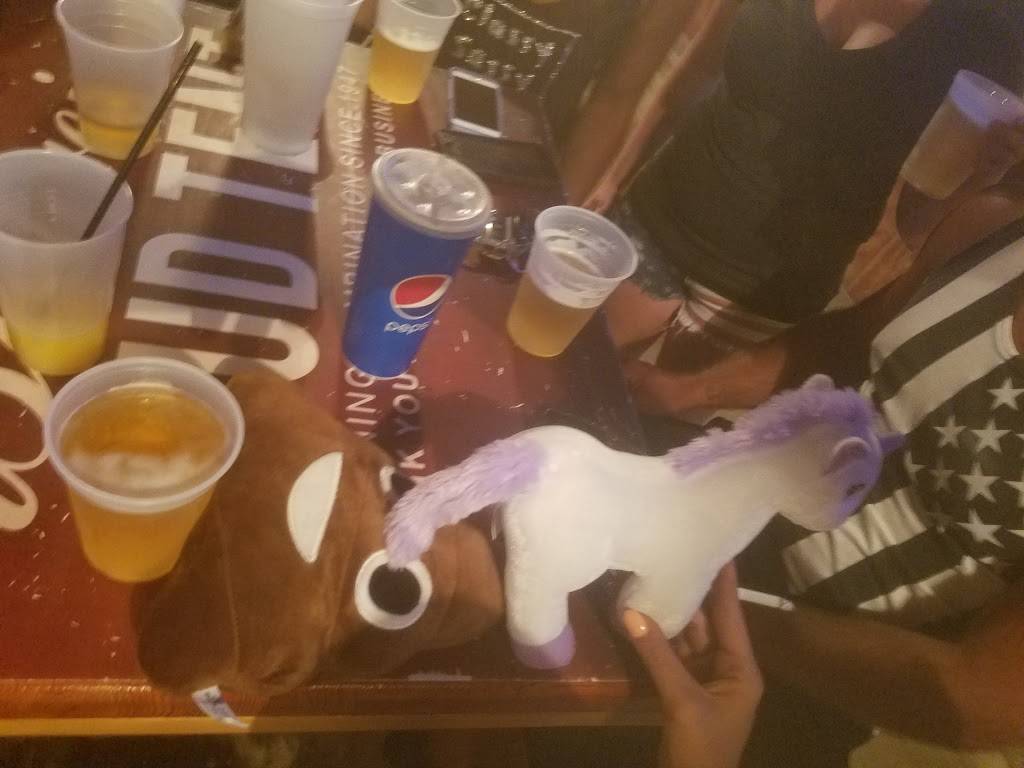 Bud Tent | restaurant | 3000 E Grand Ave, Des Moines, IA 50317, USA | 5152081320 OR +1 515-208-1320