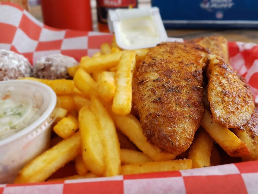 Gators Riverside Grille | restaurant | 4255 Peninsula Point, Sanford, FL 32771, USA | 4076889700 OR +1 407-688-9700