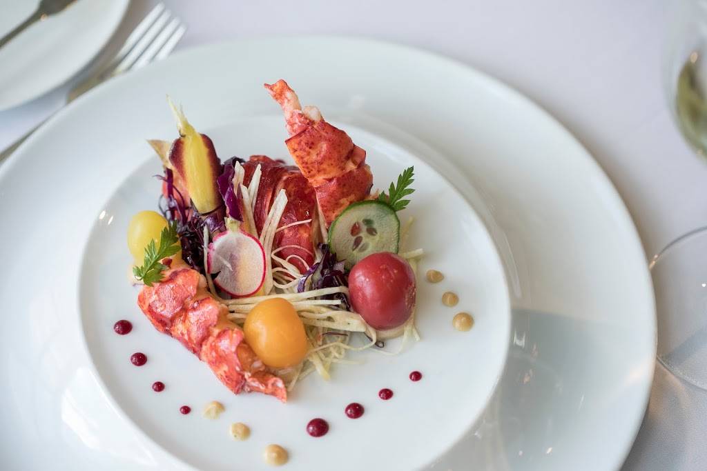 Restaurant Le Hatley | restaurant | 575 Rue Hovey, North Hatley, QC J0B 2C0, Canada | 8198422421 OR +1 819-842-2421