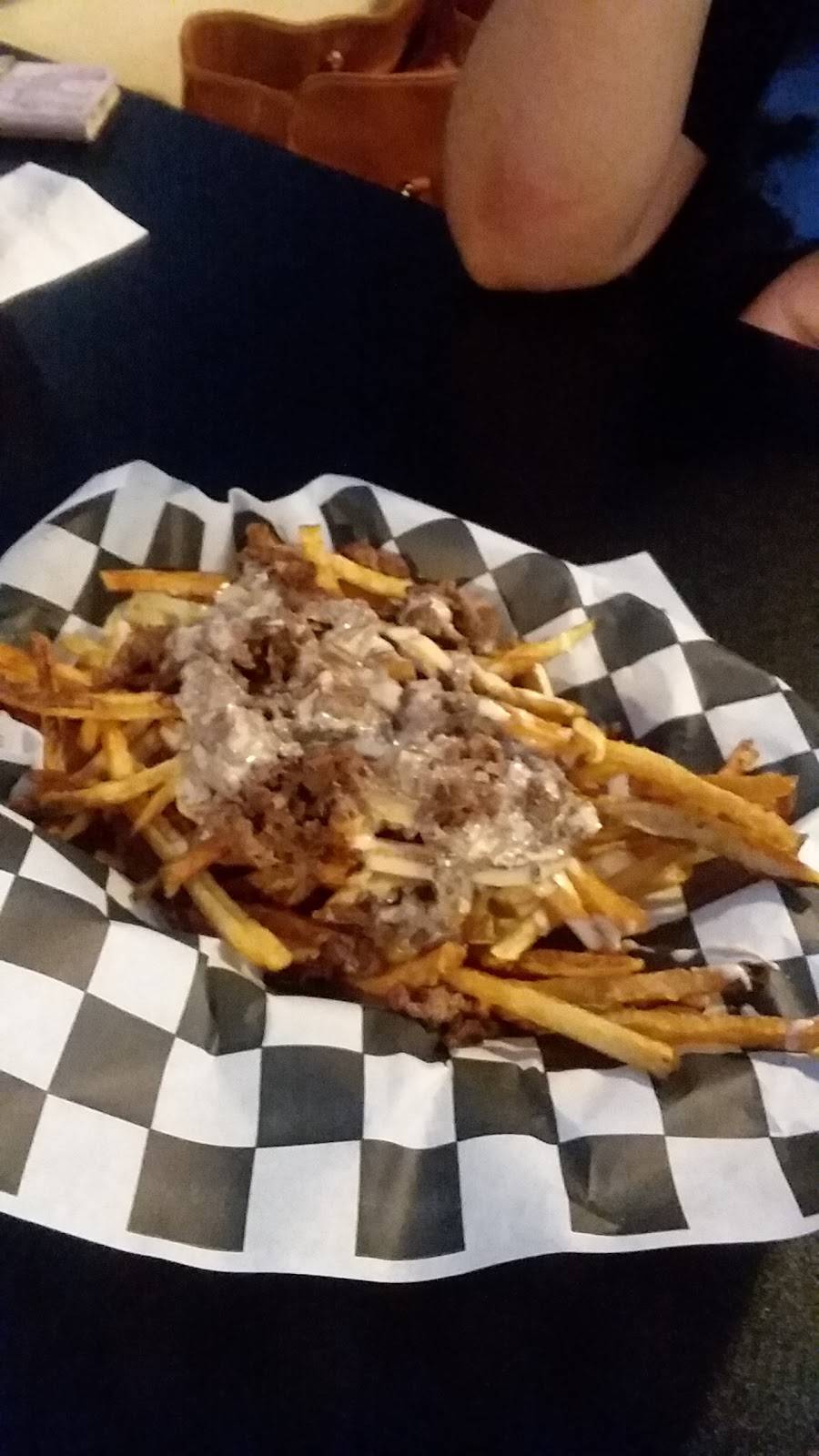 Klingers at the airport | restaurant | 2385 Bernville Rd, Reading, PA 19605, USA | 4848692814 OR +1 484-869-2814