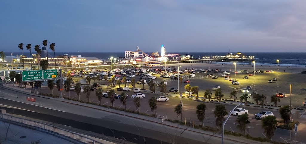 The Santa Monica Whaler | restaurant | 101 Broadway, Santa Monica, CA 90401, USA | 4243300166 OR +1 424-330-0166