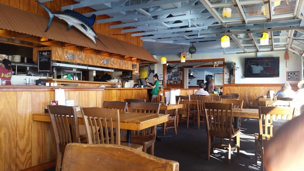 Three Fishermen Seafood Restaurant | night club | 13021 N Cleveland Ave, North Fort Myers, FL 33903, USA | 2395998568 OR +1 239-599-8568