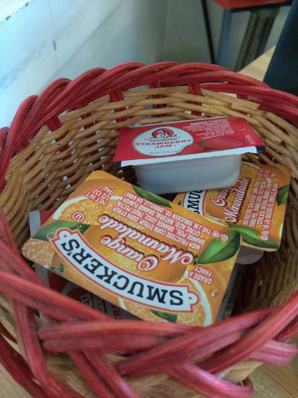 Dannys Breakfast Place | restaurant | 1039 Cass Avenue, Woonsocket, RI 02895, USA | 4013560523 OR +1 401-356-0523