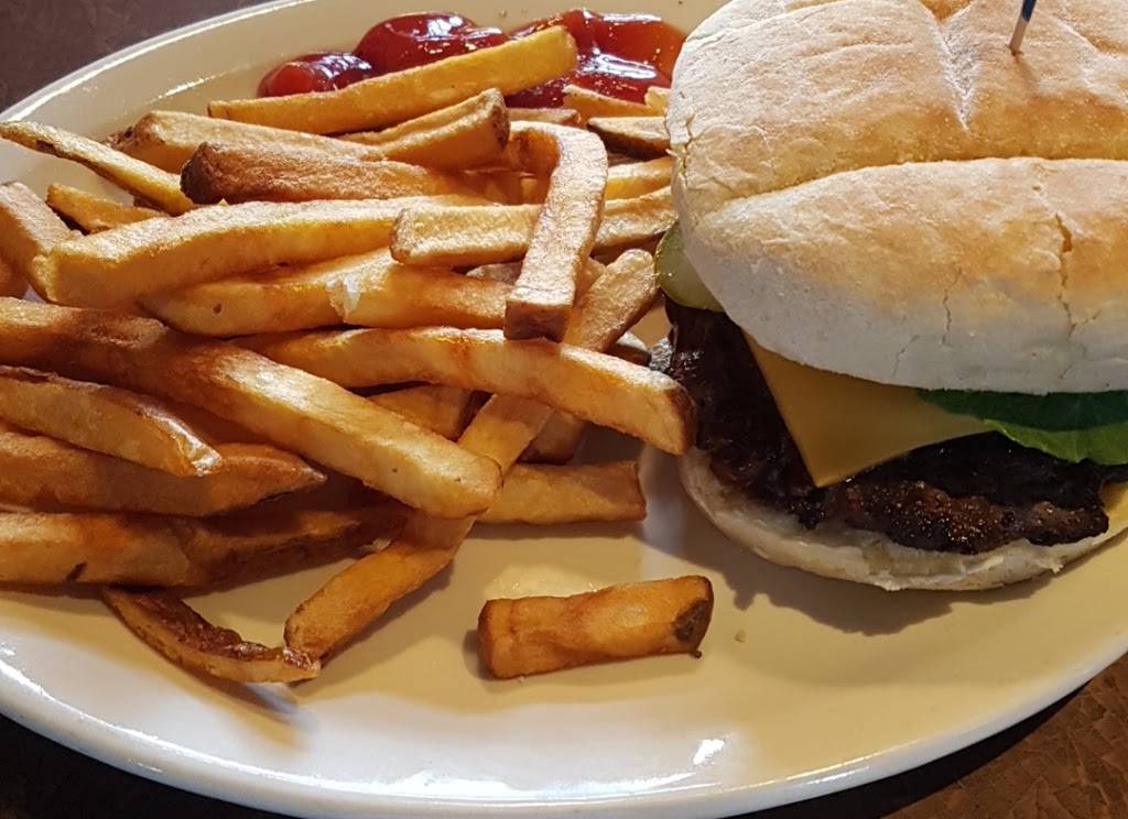 Slapshot Bar & Grill | restaurant | 151 Cannifton Rd, Belleville, ON K8N 4V4, Canada | 6139673813 OR +1 613-967-3813