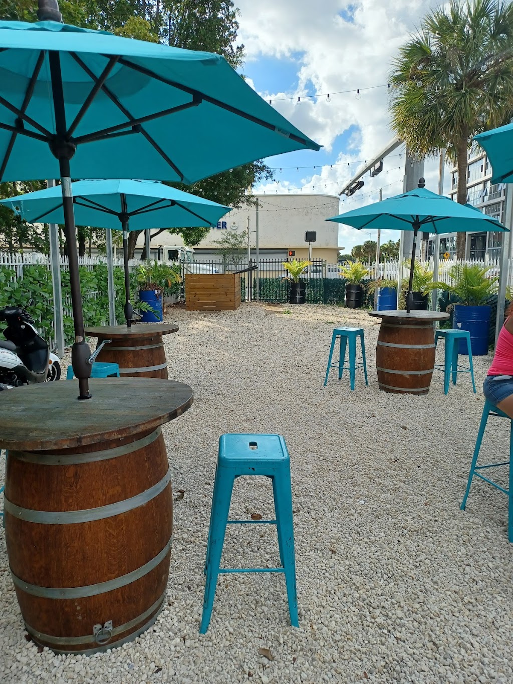 Big Mamas BBQ | meal takeaway | 212 NE 79th St, Miami, FL 33138, USA | 7865663505 OR +1 786-566-3505