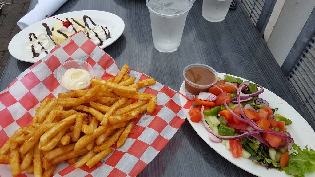 River Dock Cafe | restaurant | 1 Richmond Terrace, Staten Island, NY 10301, USA | 3473543598 OR +1 347-354-3598