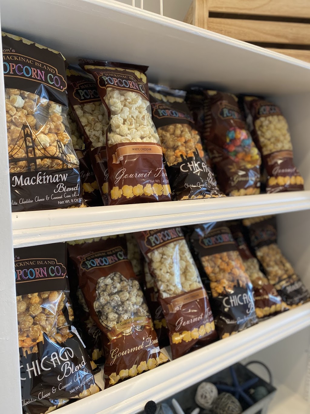 Harbor Ice Cream Soup & Sandwiches | restaurant | 117 W Main St, Harbor Springs, MI 49740, USA | 2312424139 OR +1 231-242-4139