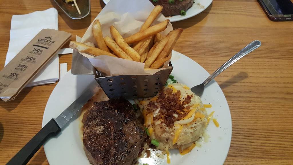 Chilis Grill & Bar | restaurant | 8901 College Pkwy, Fort Myers, FL 33919, USA | 2394817730 OR +1 239-481-7730