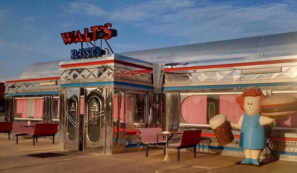 Walts Classics | restaurant | 8788 W McCormick Ave, Wichita, KS 67209, USA | 3167297988 OR +1 316-729-7988
