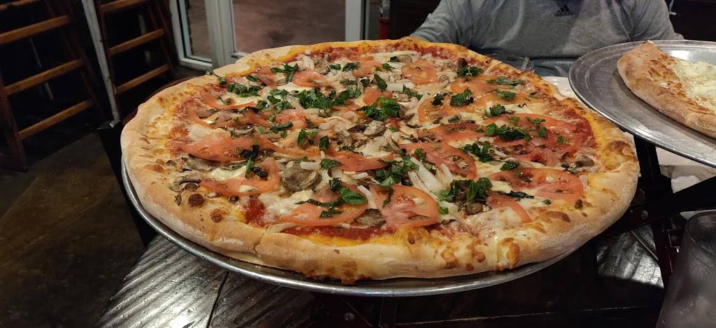 Giovannis Italian Restaurant & Pizzeria Orlando | restaurant | 10663 Narcoossee Rd, Orlando, FL 32832, USA | 4079306397 OR +1 407-930-6397