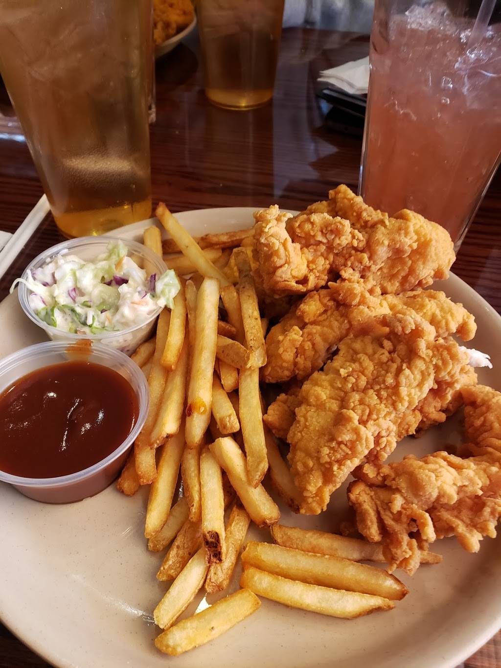 Tullys Good Times Liverpool | restaurant | 311 7th N St, Liverpool, NY 13088, USA | 3154516766 OR +1 315-451-6766