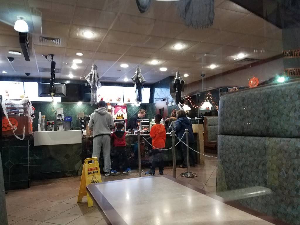 McDonalds | cafe | 2037 Lynnhaven Pkwy, Virginia Beach, VA 23456, USA | 7574718816 OR +1 757-471-8816