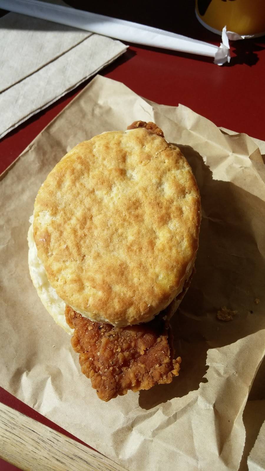 Biscuitville | cafe | 1442 N Fayetteville St, Asheboro, NC 27203, USA | 3366720737 OR +1 336-672-0737