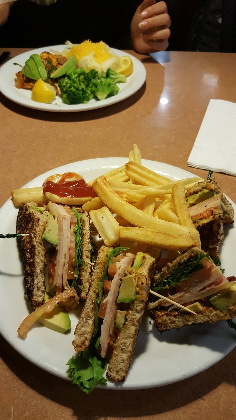 Dennys | restaurant | 2137 N Fremont St, Monterey, CA 93940, USA | 8313721655 OR +1 831-372-1655