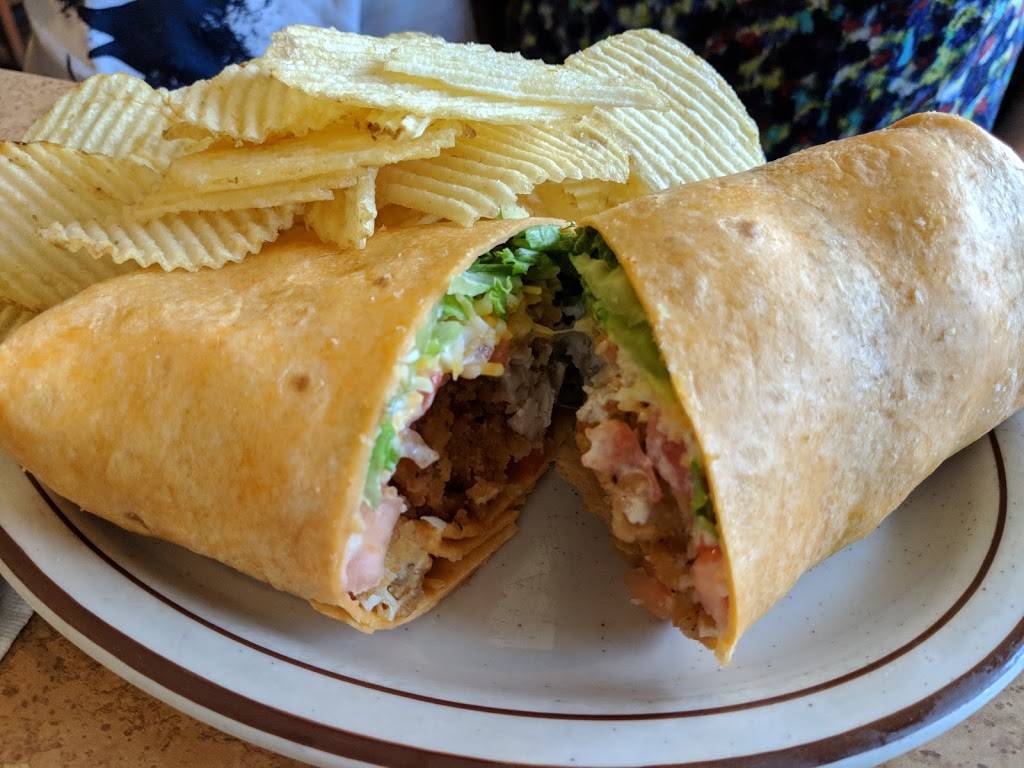 Mill Creek Charlies | restaurant | 3801 M-140, Watervliet, MI 49098, USA | 2694634212 OR +1 269-463-4212