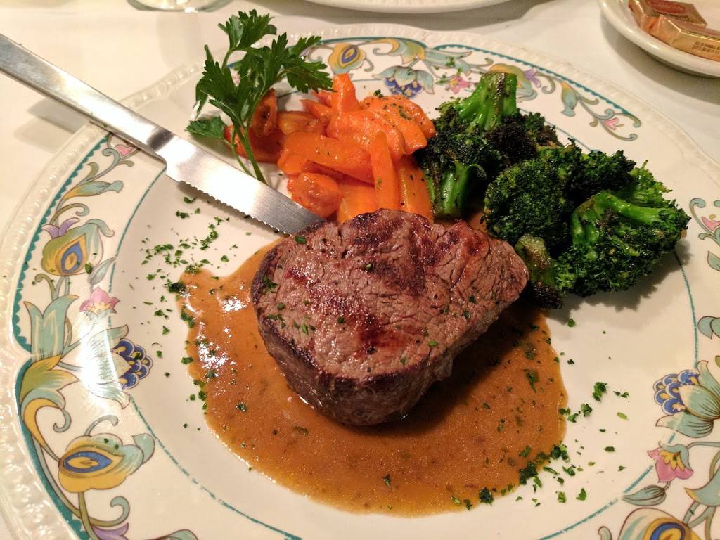 Le Petit Chateau | restaurant | 4615 Lankershim Blvd, North Hollywood, CA 91602, USA | 8187691812 OR +1 818-769-1812