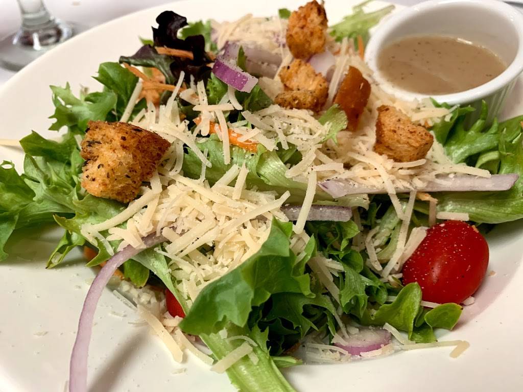 Giorgios | restaurant | 253 E Stuart Ave, Lake Wales, FL 33853, USA | 8636764330 OR +1 863-676-4330