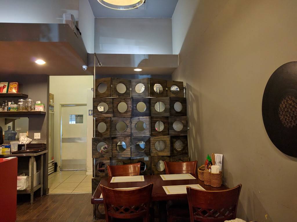 Pho 22 | restaurant | 2230 Honolulu Ave, Glendale, CA 91208, USA | 8189572121 OR +1 818-957-2121