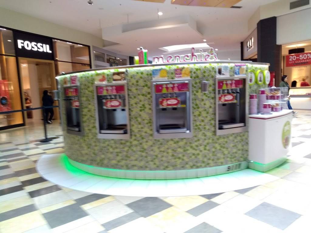 Menchies Frozen Yogurt | bakery | 925 Blossom Hill Rd, San Jose, CA 95123, USA | 4082276453 OR +1 408-227-6453
