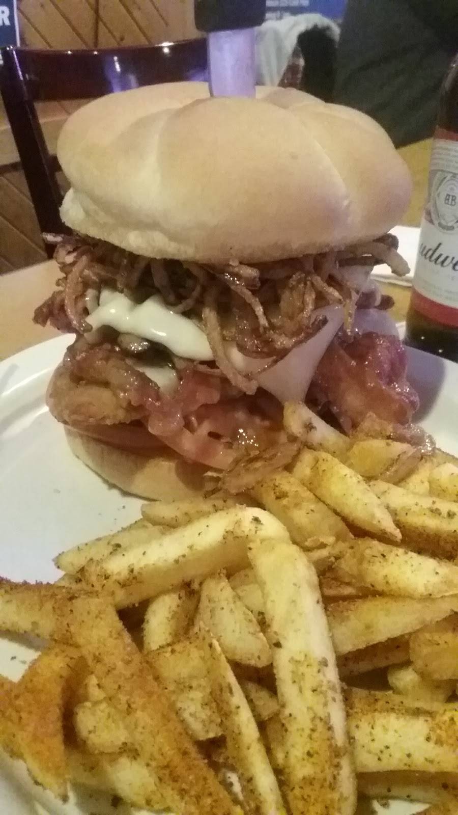 Village Tavern | restaurant | 10678 Main St, Mantua, OH 44255, USA | 3302748201 OR +1 330-274-8201