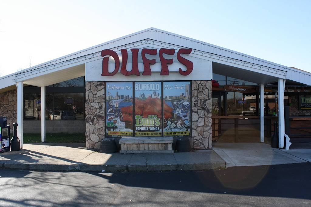 Duffs Famous Wings | restaurant | 3090 Orchard Park Rd, Buffalo, NY 14224, USA | 7166747212 OR +1 716-674-7212
