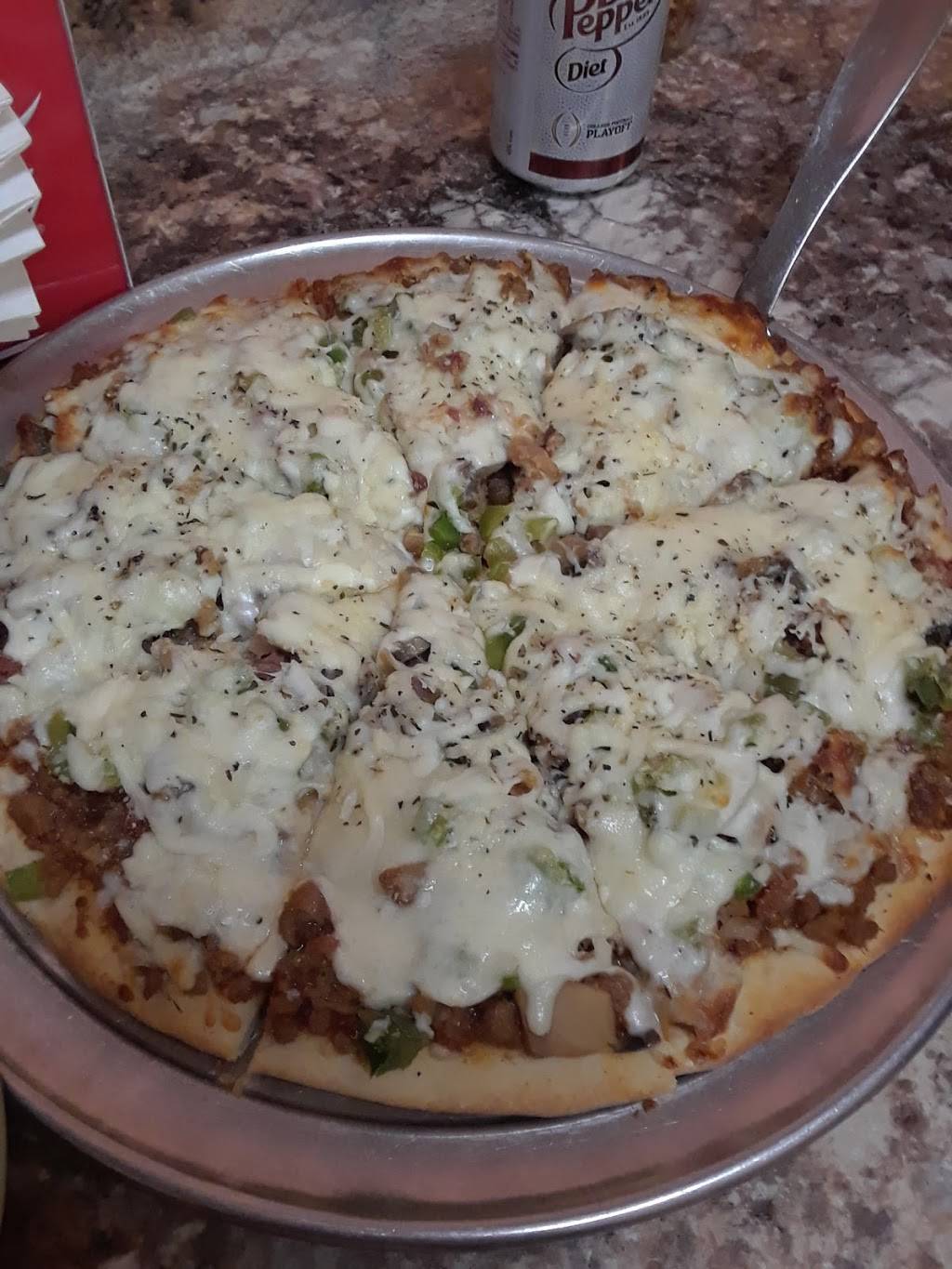 Ednas Pizza | restaurant | 279 IN-60, Mitchell, IN 47446, USA | 8128496168 OR +1 812-849-6168