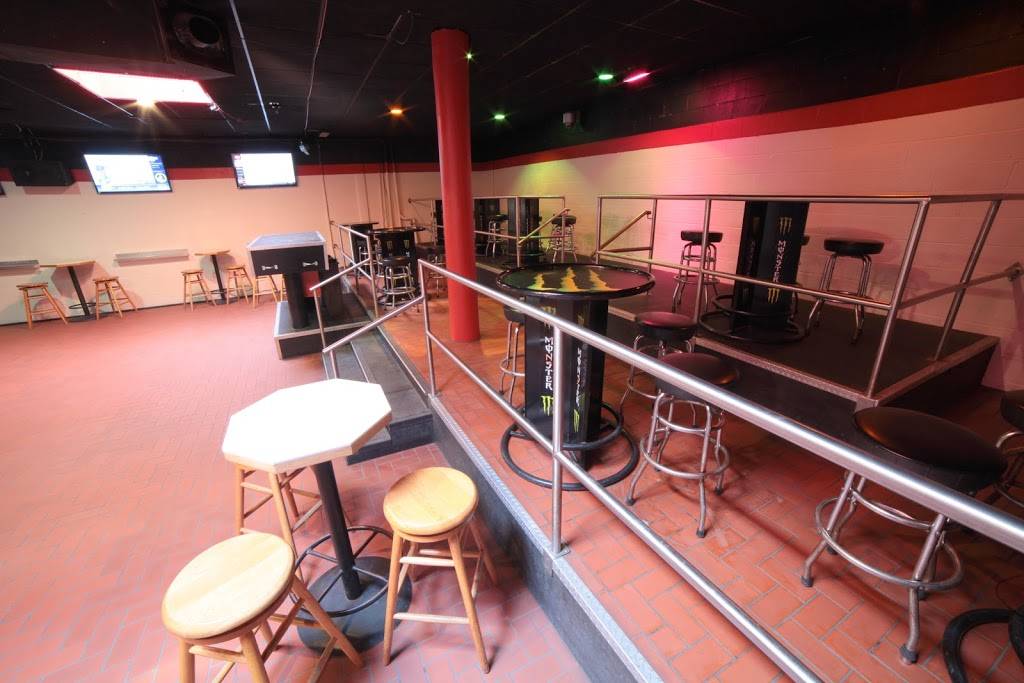 The Red Zone Madison | restaurant | 1212 Regent St, Madison, WI 53715, USA | 6082516766 OR +1 608-251-6766