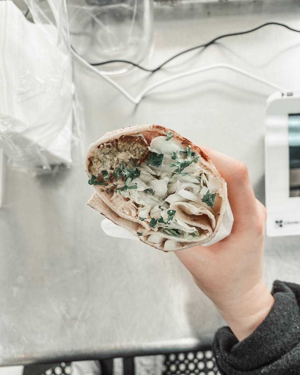 Momos Kebab | restaurant | 8520 14th Ave S, Seattle, WA 98108, USA | 2066654460 OR +1 206-665-4460