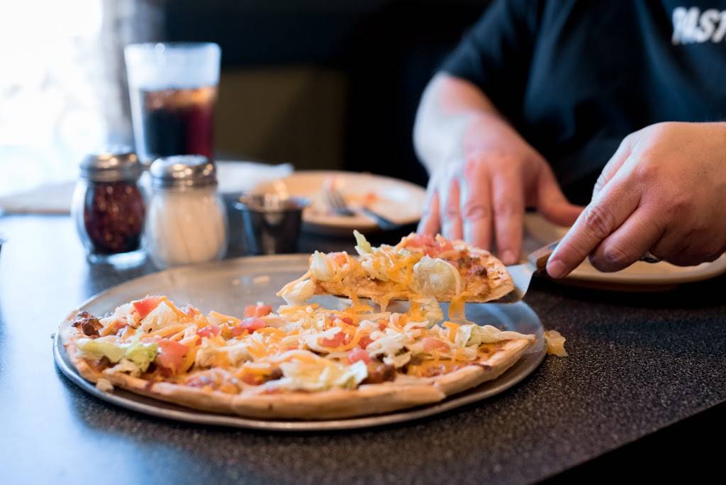 Bob & Luigis Andover | restaurant | 325 W Central Ave, Andover, KS 67002, USA | 3167331111 OR +1 316-733-1111