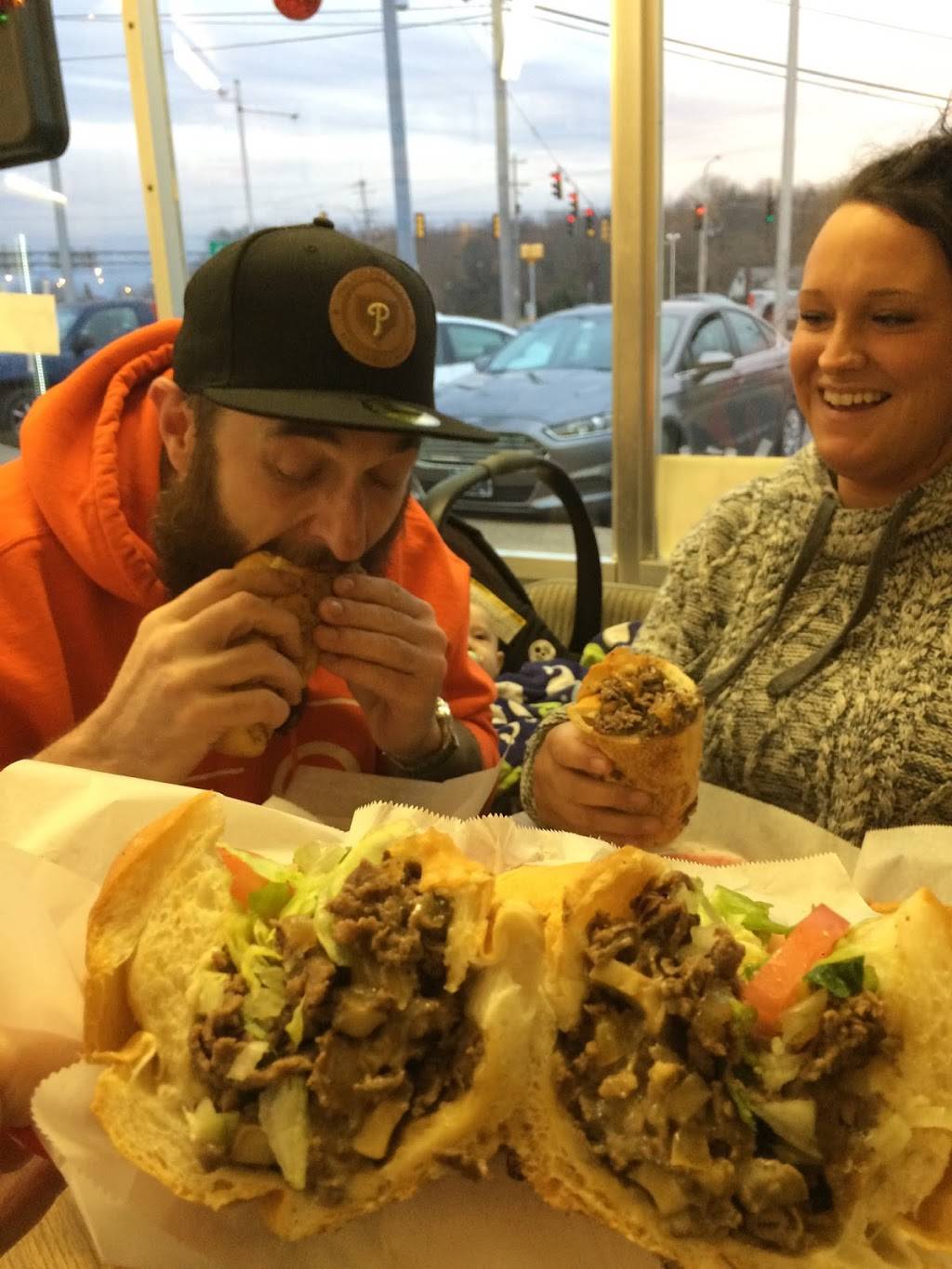 Mikes Famous Steaks & Subs | restaurant | 754 E Chestnut Hill Rd, Newark, DE 19713, USA | 3024530331 OR +1 302-453-0331